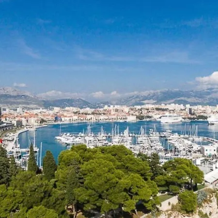 Luxury Spacious In The Heart Of