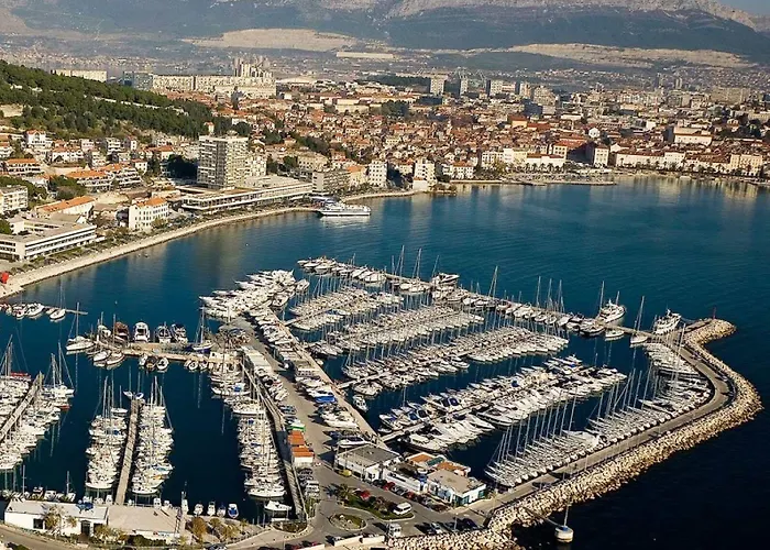 Luxury Spacious In The Heart Of