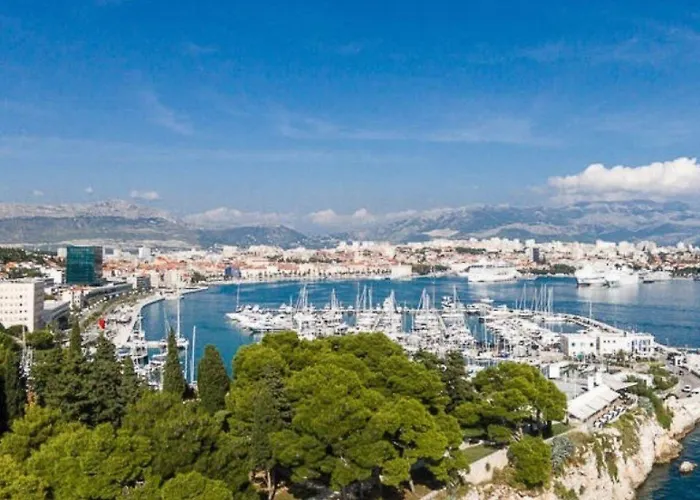 Luxury Spacious In The Heart Of